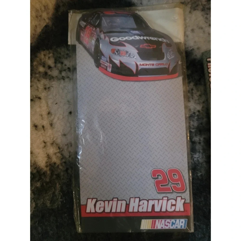 Kevin‎ Harvick #29 Goodwrench NASCAR Photo Book Notepad Set